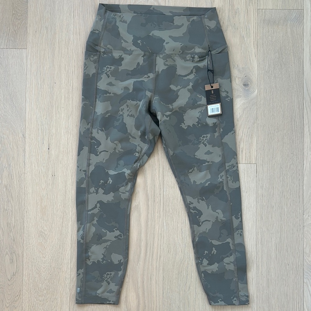 NOBULL women’s 7/8 tights high rise continental camo Leggings medium new